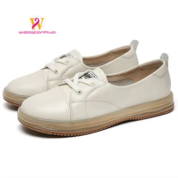 Малки бели обувки с деколте с фин, дамски обувки от телешка кожа на първия слой, пролетно новост 2023, ежедневни дамски обувки, ежедневни дамски обувки на плоска подметка