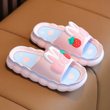 Новост 2023 г., детски пантофи за момичета, летни сладки домашни нескользящие детски сандали, чехли за баня от PVC